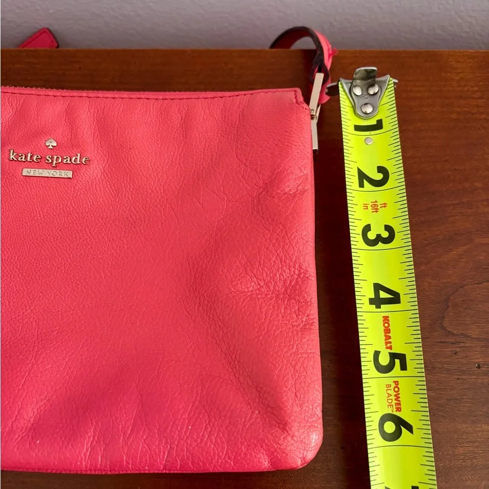 Kate Spade Coral Pink Leila Crossbody Bag/Striped Interior/Adjustable Strap - Picture 10 of 11